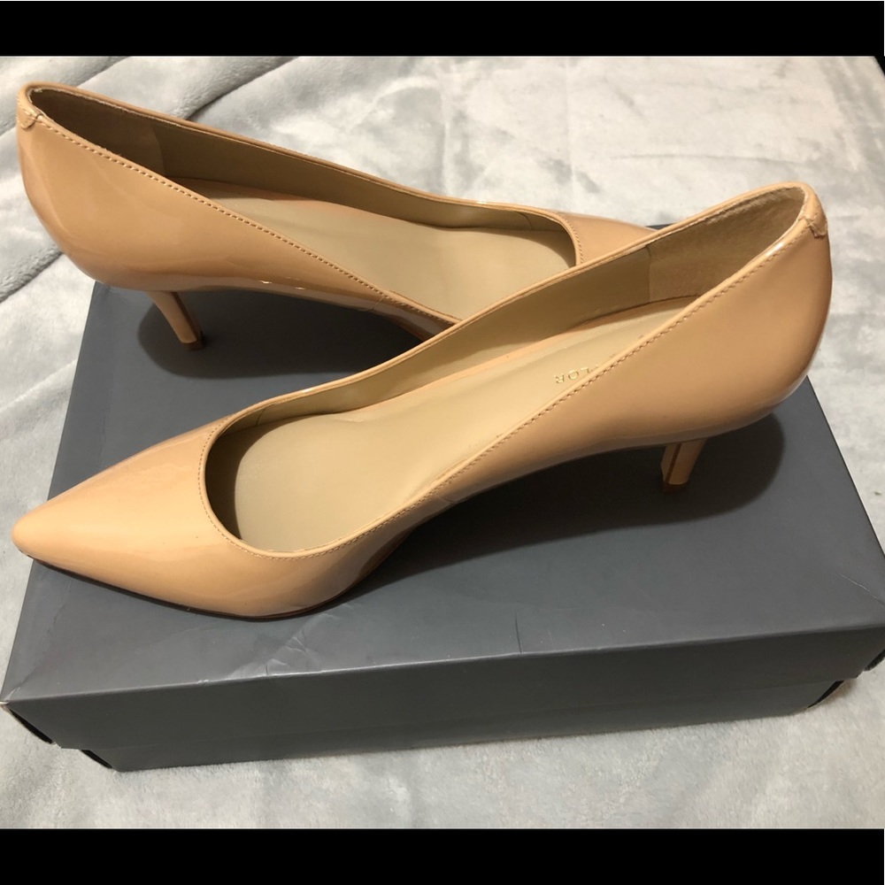 Ann Taylor nude pumps